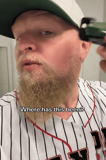 NoMess™ Vacuum Beard Trimmer